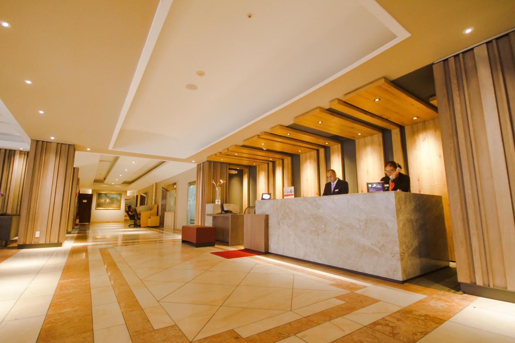 Hotel Crowne Plaza Managua By Ihg Exterior foto
